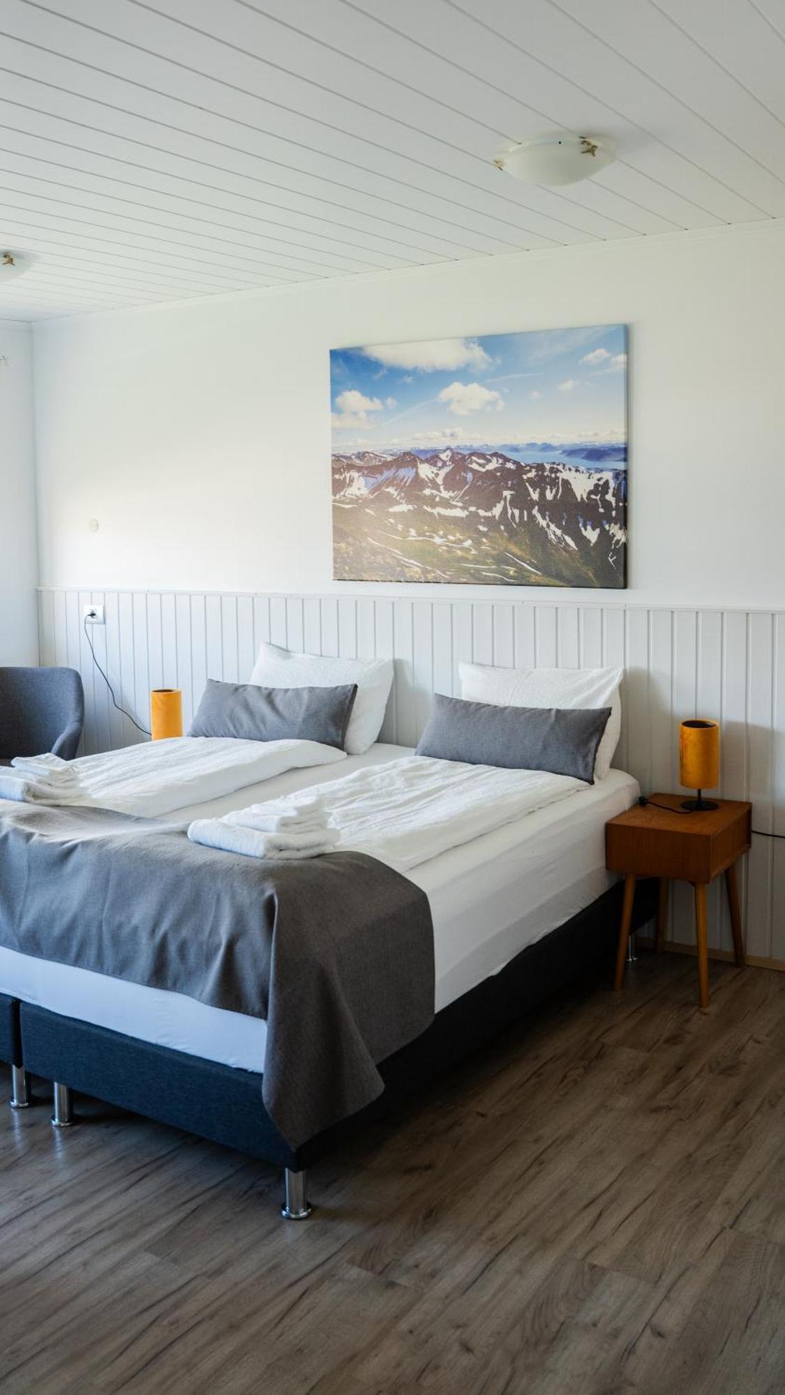 Hotel Flokalundur Brjanslaekur エクステリア 写真